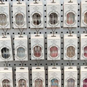 ✨ MYSTERY PRESS-ON NAIL BUNDLES ✨